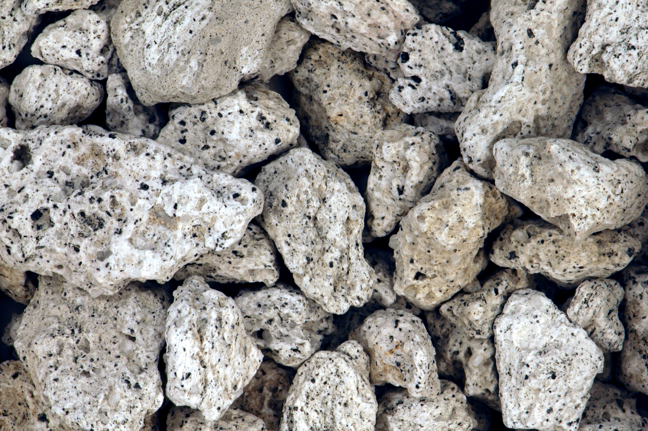 Ponza Taşı Özellikleri Nelerdir?